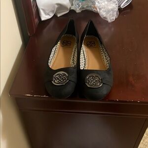 Daisy Fuentes Women's Black Flats